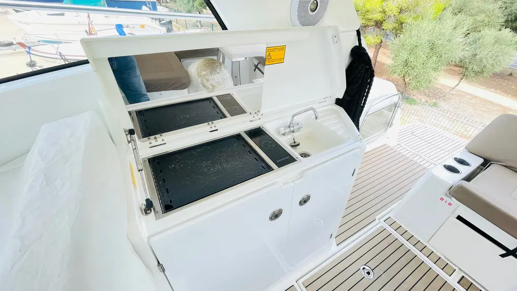 Jeanneau Leader 36 - Image 36