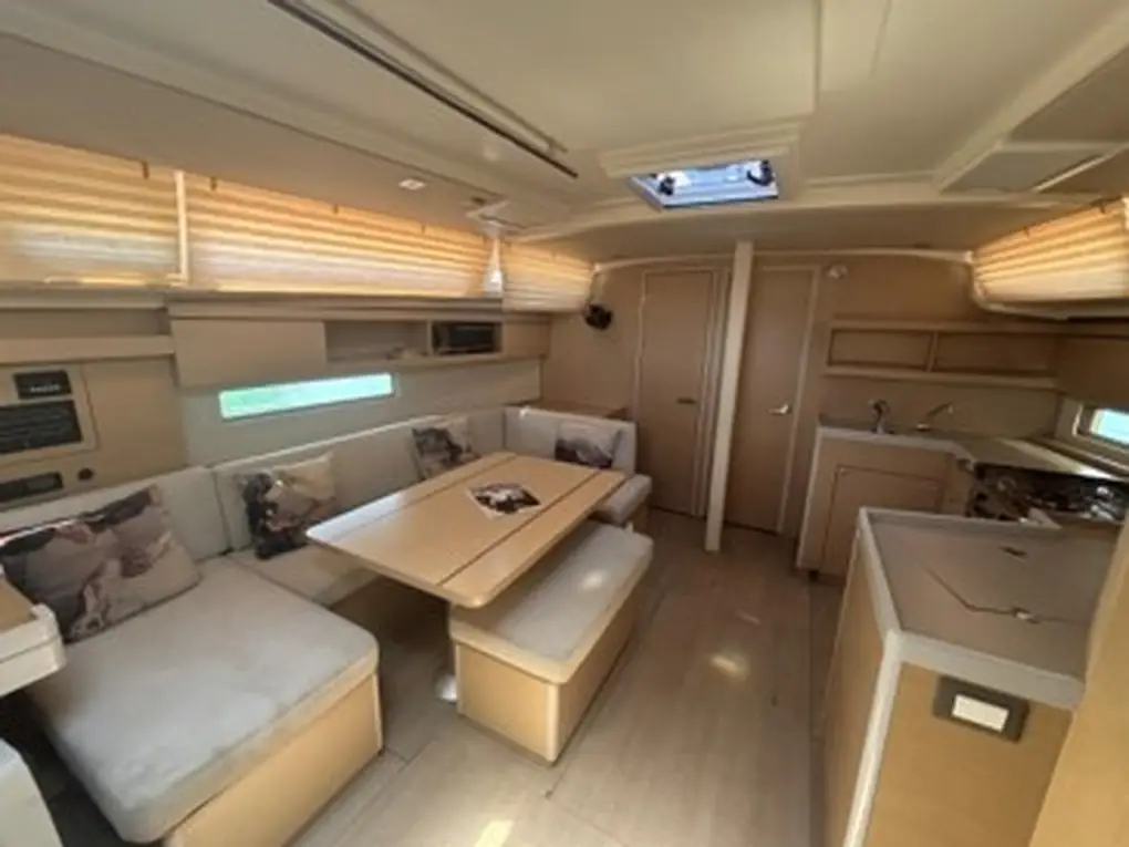 Beneteau Oceanis 40.1 – Image 14