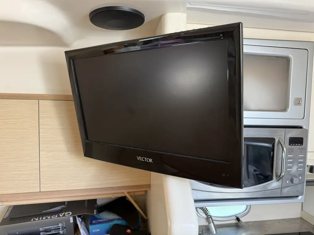 Sessa C35 - Image 30