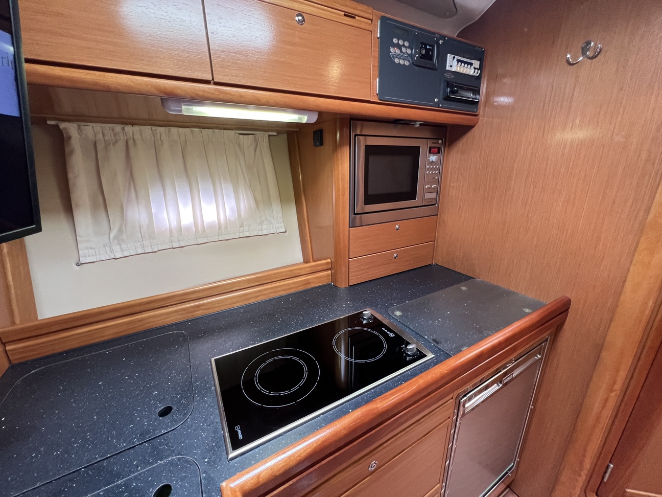 BAVARIA 37 HT - Afbeelding 42