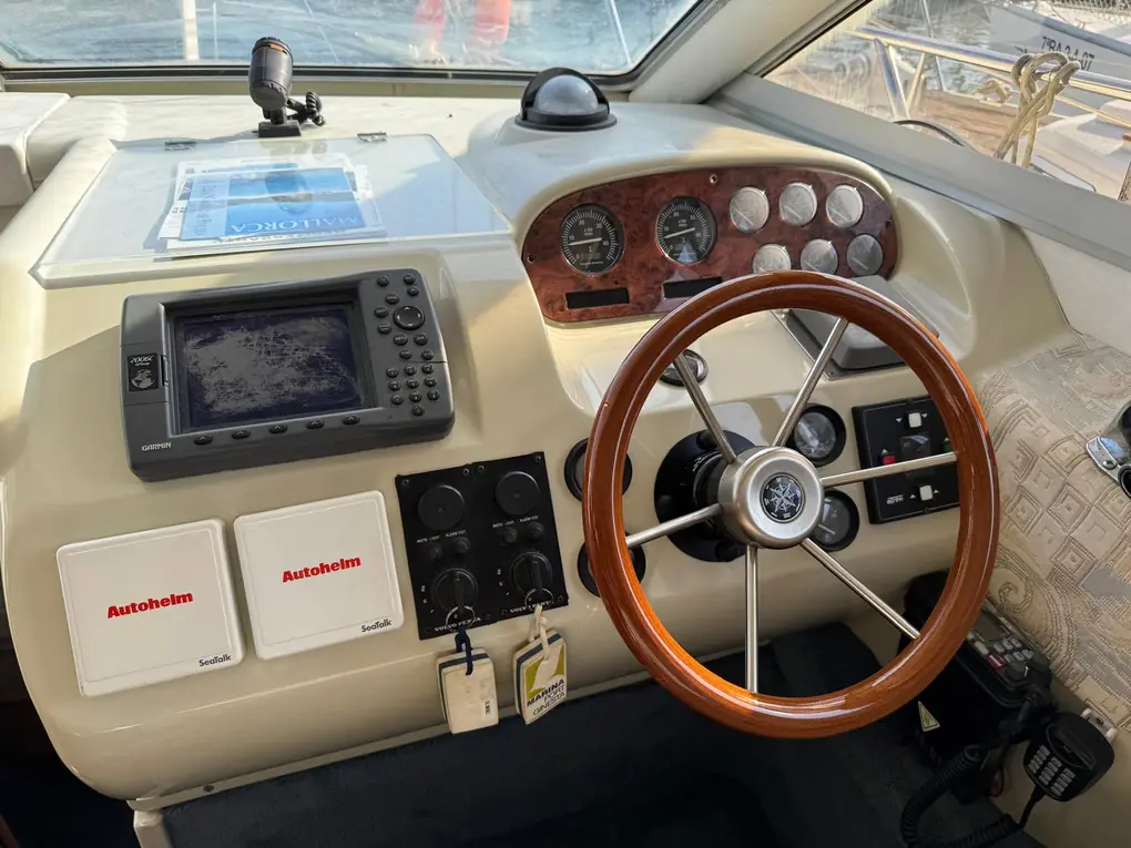 SEALINE 330 FLYBRIDGE - Image 15