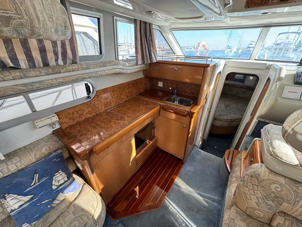 SEALINE 330 FLYBRIDGE - Image 17