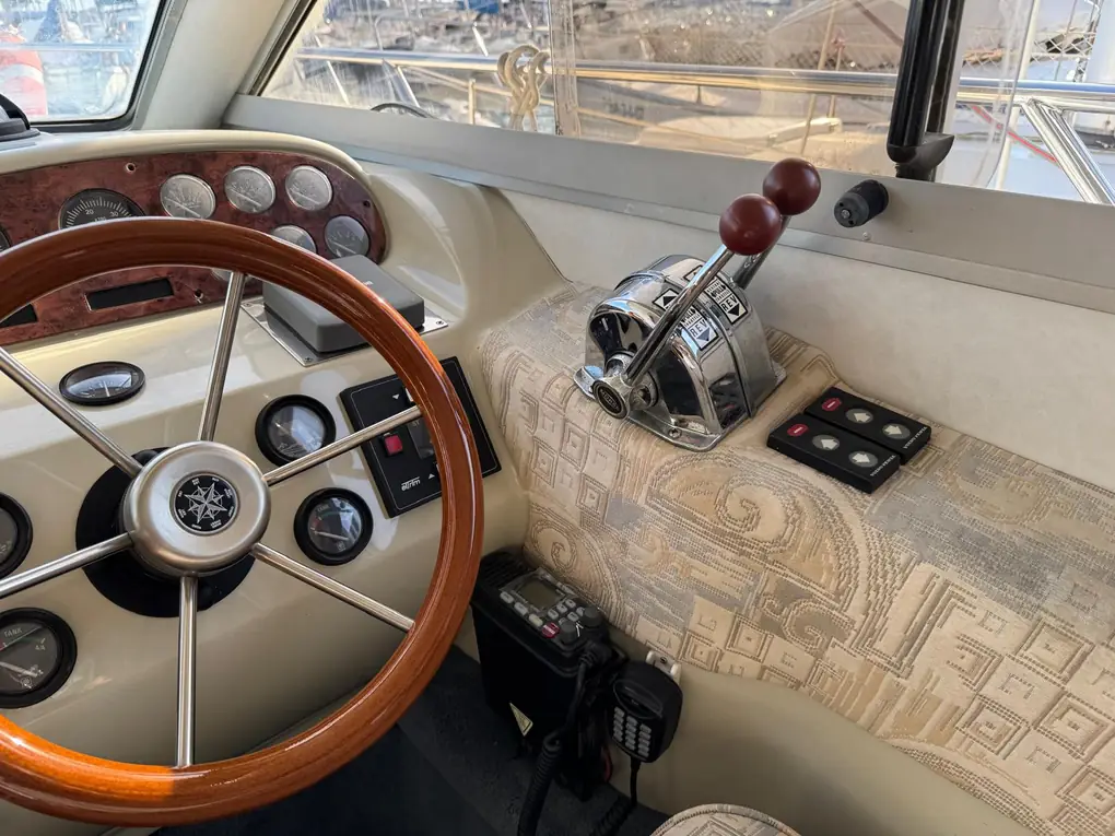 SEALINE 330 FLYBRIDGE - Image 22