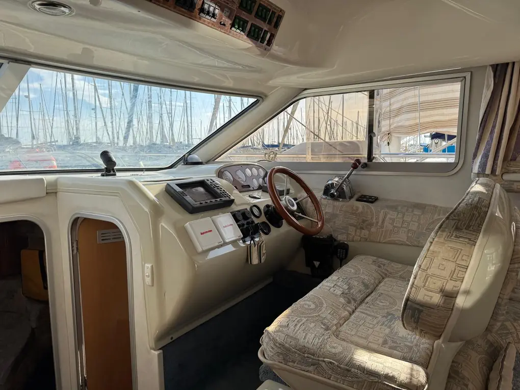 SEALINE 330 FLYBRIDGE - Image 26