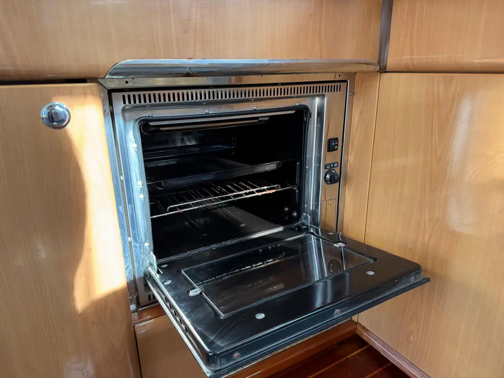 SEALINE 330 FLYBRIDGE - Image 27