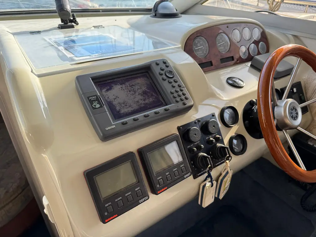 SEALINE 330 FLYBRIDGE - Image 37
