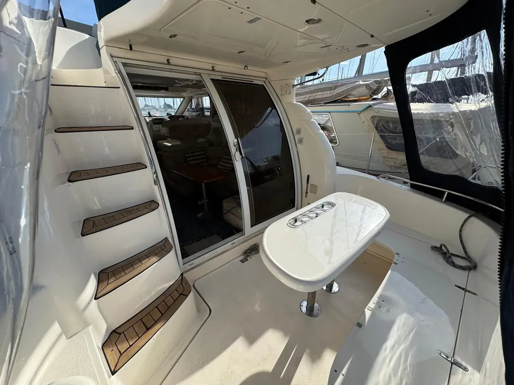 SEALINE 330 FLYBRIDGE - Image 9