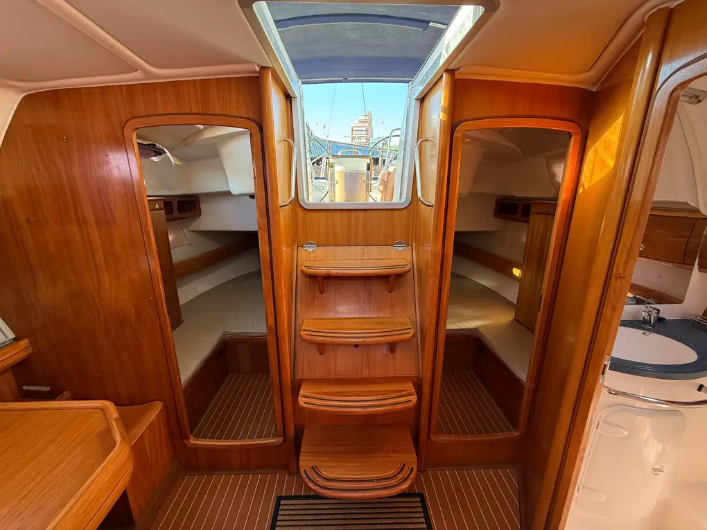 BAVARIA 42 CRUISER - Image 4