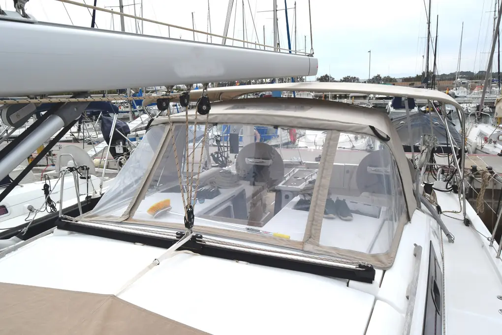 DUFOUR 430 – Image 35