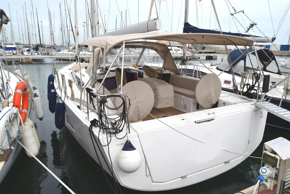 DUFOUR 430 – Image 28