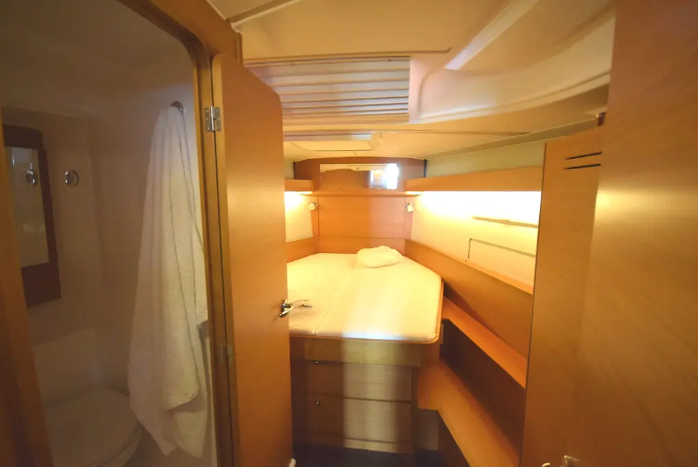 DUFOUR 430 – Image 4
