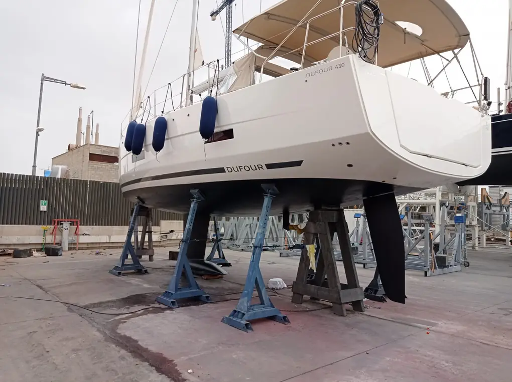 DUFOUR 430 – Image 15