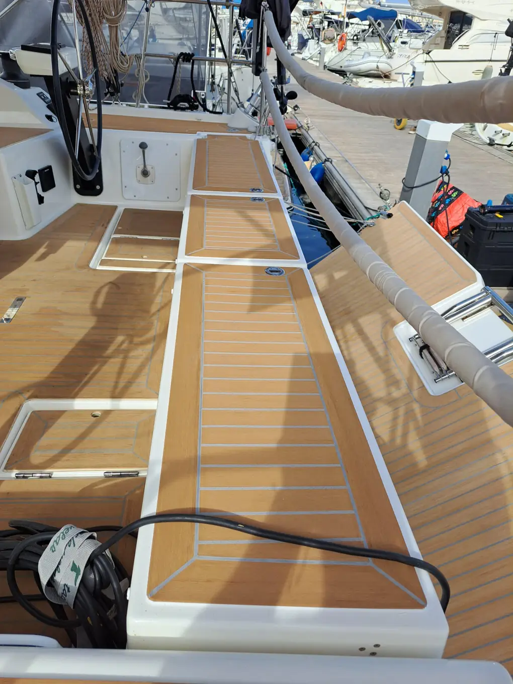 DUFOUR 430 – Image 23