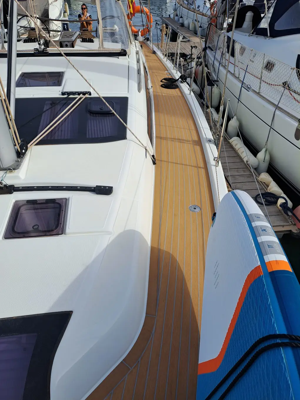 DUFOUR 430 – Image 24